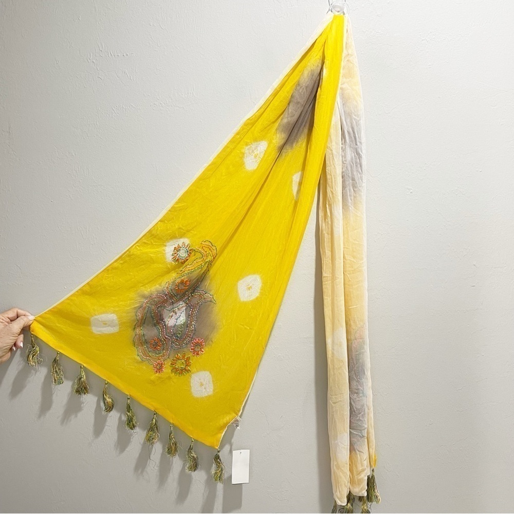 New ECHO DESIGN Women’s Yellow Tie Dye Scarf Paisley Embroidery Boho Tassels